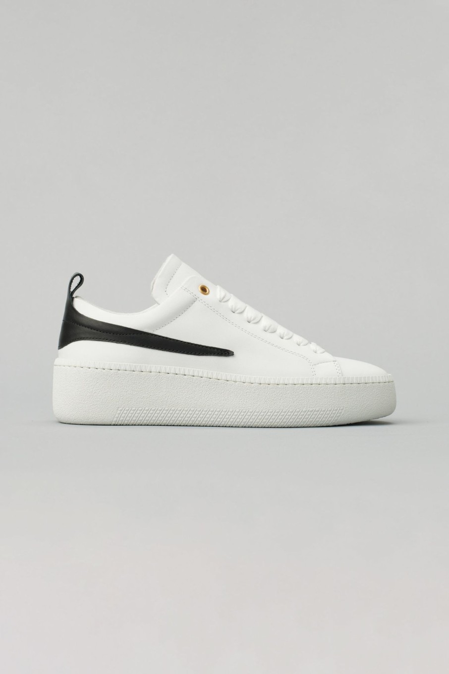 Women LITA | Minimal Fang Sneaker In Leather