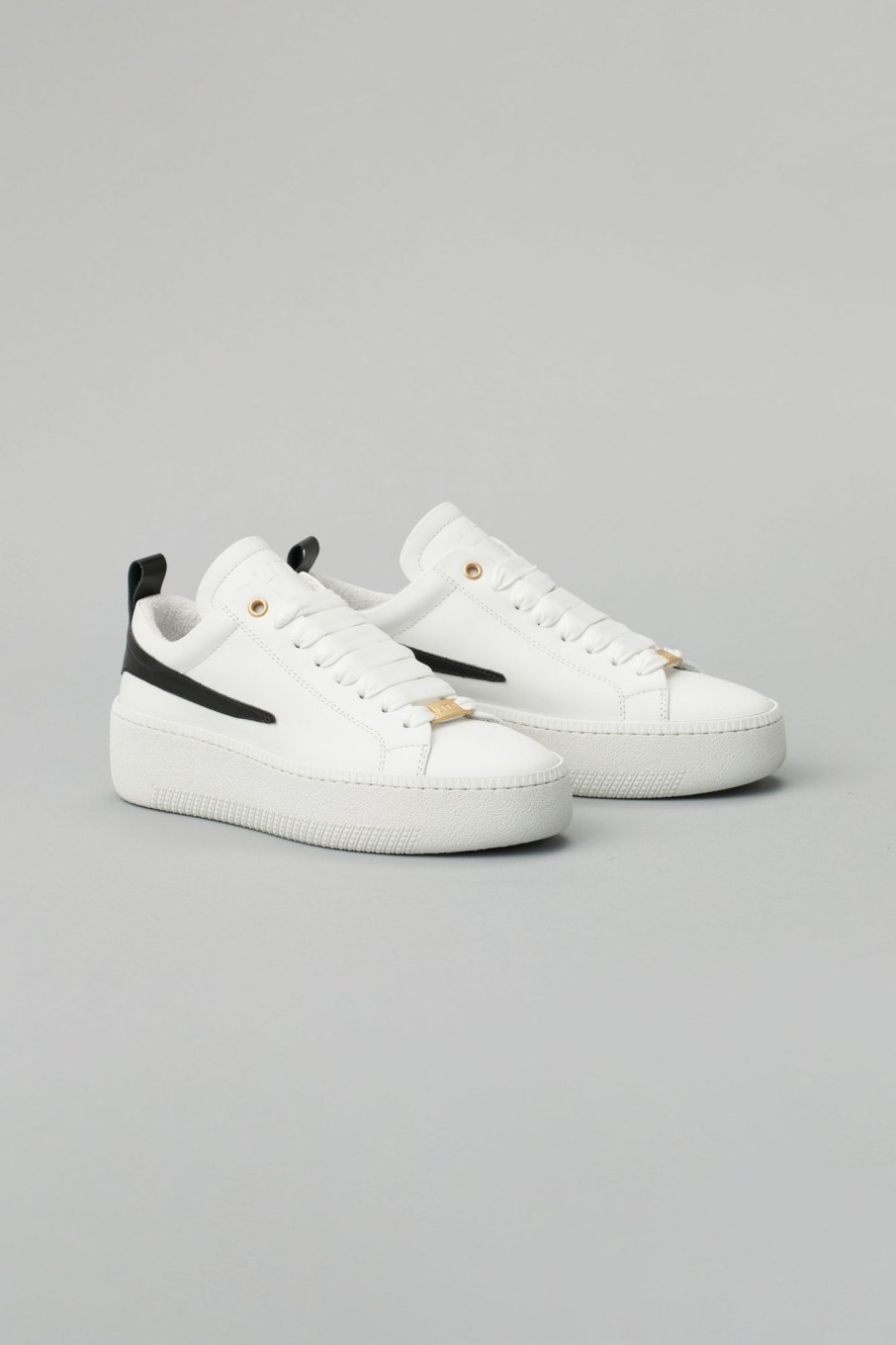 Women LITA | Minimal Fang Sneaker In Leather